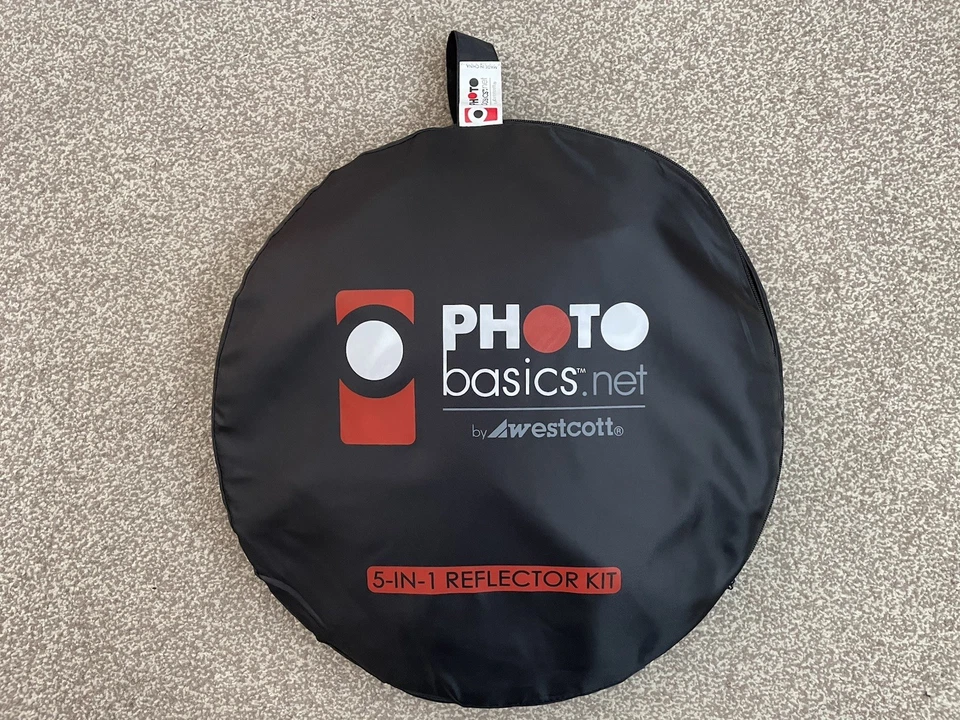 Westcott Collapsible 5-in-1 Reflector with Gold Surface - 100cm - Image 1 of 3