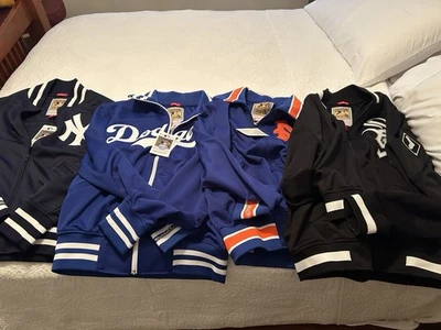 mitchell and ness batting practice jacket size 44(L) tailor fit🔥🔥🔥🚨🚨 - Image 1 of 4