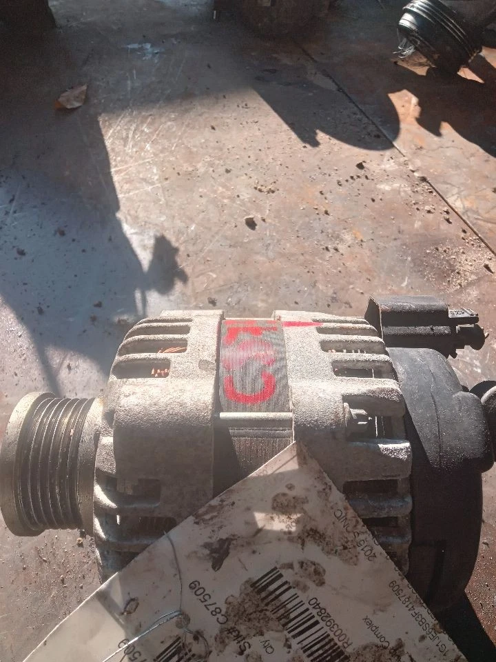 Used Alternator fits: 2015 Chevrolet Sonic  Grade A - Imagem 1 de 4