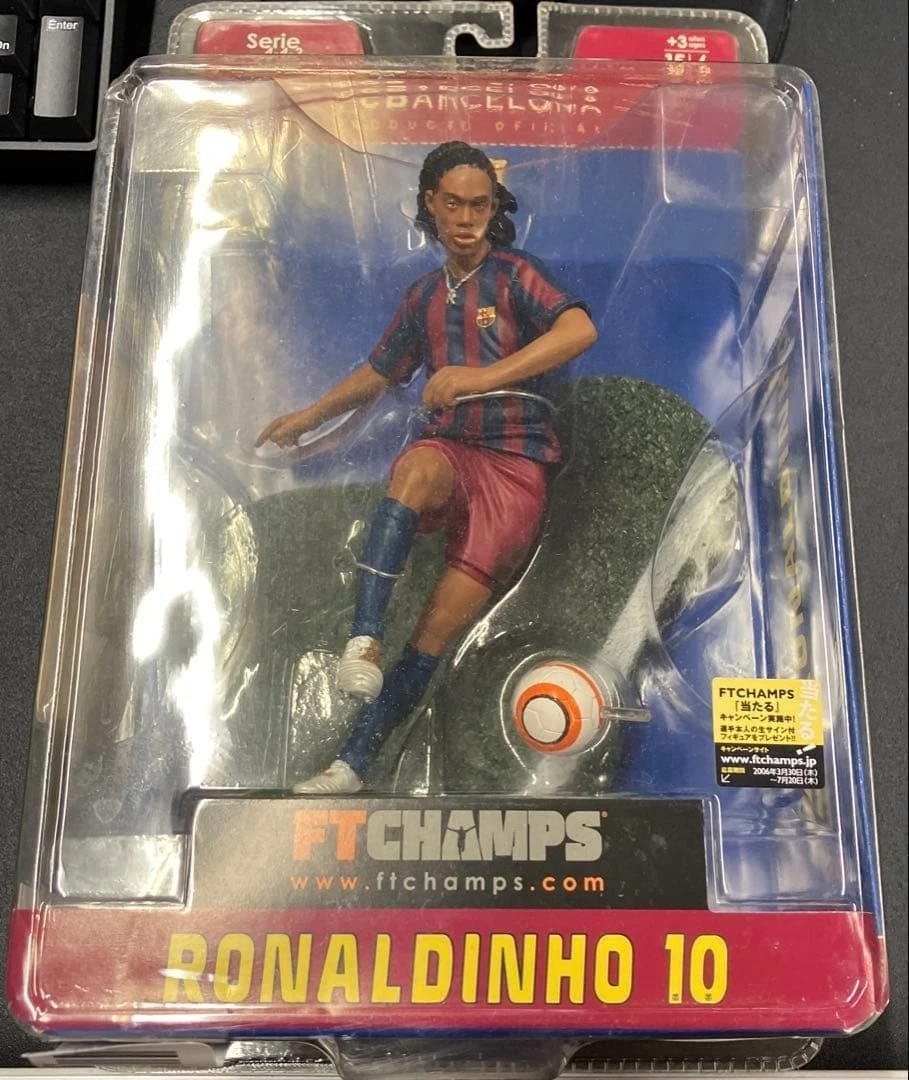 Ronaldo 9 & Ronaldinho 10 フィギュアセット Ronaldo 9 & Ronaldinho 10 フィギュアセット - メルカリ