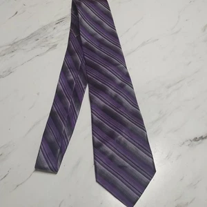  Zenio Seidenkrawatte gebraucht, in einwandfreiem Zustand lila gestreift 62 Zoll x 3,5 Zoll - Bild 1 von 4