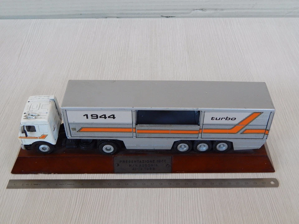 Conrad Mercedes Benz 1944 TURBO PRESENTAZIONE M/N 1986 AUSONIA SCALA 1:50 - Immagine 1 di 4