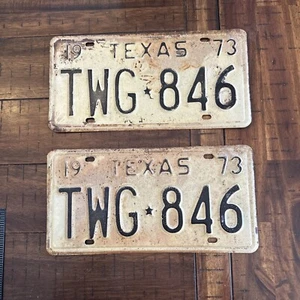 1973 Texas License Plate PAIR Original Paint Man Cave Garage Bar TWG*846 - Picture 1 of 3