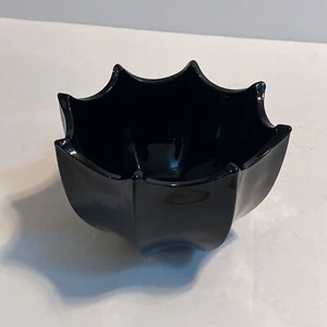 Vintage Black Amethyst Umbrella Shape Scalloped Edge Glass Bowl Dish Art Indiana - Picture 1 of 10
