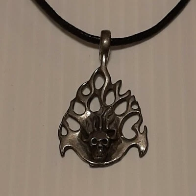 SKULL / FLAMES Vintage Pewter Pendant Charm / 26" Adjustable Necklace  — 第 1/3 张图片