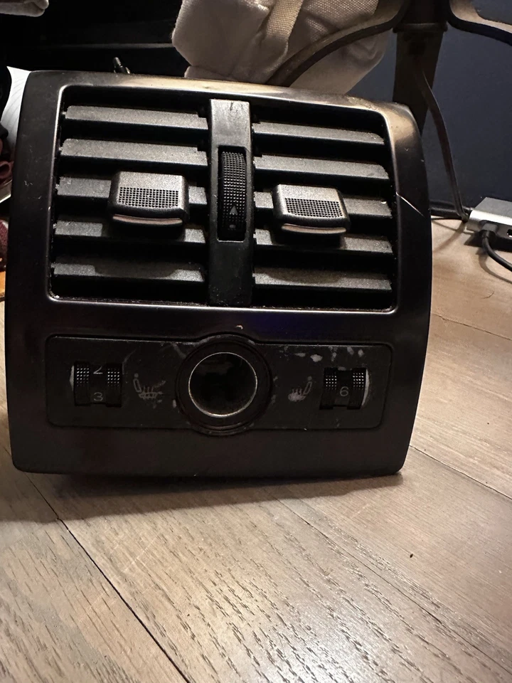 Salidas de aire traseras centrales de bronce Audi A6 98-04 C5 - Genuine - 4B0 819 203 Foto 1 de 4