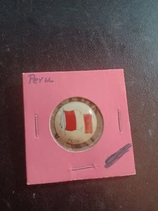 Peru Country Flag Flag Pin Back Button Vintage - Picture 1 of 2