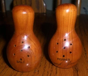 Vintage Holz Bowling Pins Salz & Pfefferstreuer Souvenir Grand Junction CO - Bild 1 von 3