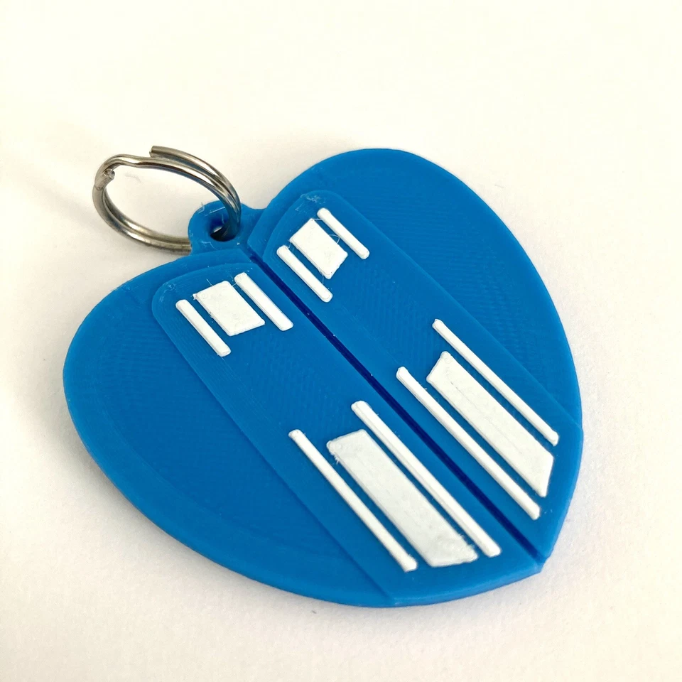 LLAVERO CORAZÓN VESPA RALLY SCOOTER AZUL CON RAYAS BLANCAS VALENTINO Foto 1 de 3