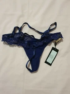 Dita Von Teese - Picture 1 of 6