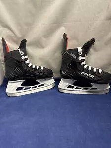 PATTINI DA HOCKEY BAUER NS USATI POCHISSIMO BAMBINI TAGLIA Y9 - Foto 1 di 13