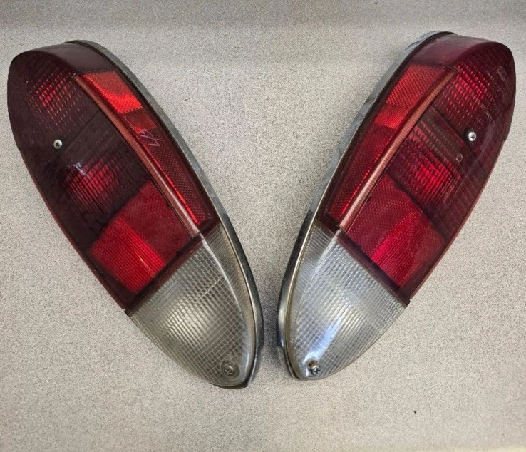 Conjuntos de luces traseras Volkswagen Karmann Ghia 72-74. #201 Usado Foto 1 de 2