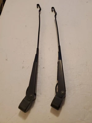 Saturn S Series 1991-2001 brazos limpiaparabrisas izquierdo y derecho fabricante de equipos originales con tapas Foto 1 de 4