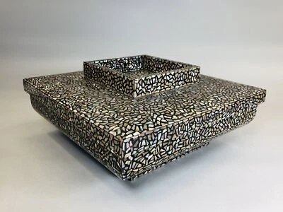 Y5801 BOX Mother-of-pearl work Raden square Vermilion Japan antique storage case - Image 1 of 4