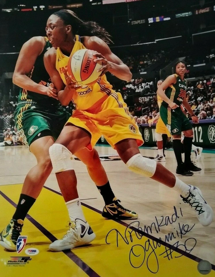 NNEKA OGWUMIKE 签名 16x20 照片 带 PSA/DNA 正品证书! 批量 C LA SPARKS SPACE JAM 2 — 第 1/1 张图片