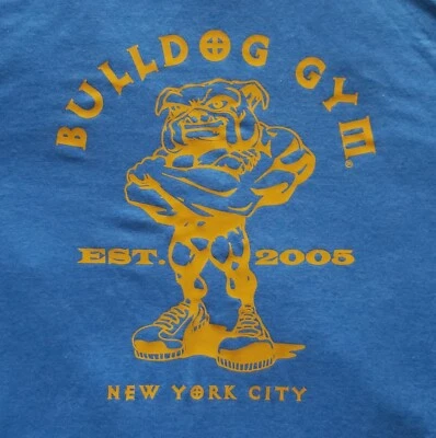 Camiseta Bulldog Gimnasio Ciudad de Nueva York Entrenamiento Culturismo Azul Real/Dorada De Colección Foto 1 de 2