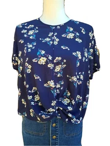 Blusa Top Sienna Sky Twist Frontal Manga Corta Azul Estampado Floral Talla Pequeña - Imagen 1 de 7