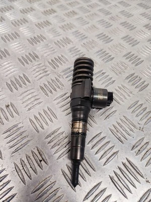 Inyector de combustible diésel Audi A4 S4 B7 8E 8H 2007 03G130073G 103kW ALM54903 Foto 1 de 4