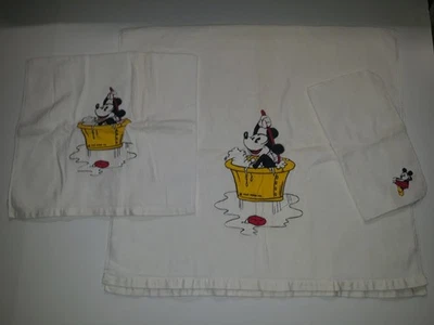 Juego de toallas de baño vintage Walt Disney de 3 piezas Mickey Mouse en bañera amarilla Foto 1 de 4