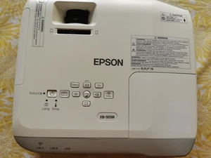 Epson EB-955W 3LCD HDMI RS232 Lan VGA Rca Projektor wideo PC w DOBRYM STANIE - Zdjęcie 1 z 8