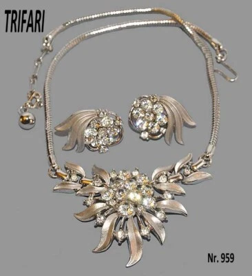 Trifari, demi parure "Flower Starburst" collier e orecchini silvertone anni 50 - Immagine 1 di 4