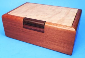 original HAND CRAFTED WOOD TRINKET / JEWELRY BOX (SIGNED) - Picture 1 of 6