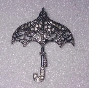 🔥🔥🔥☂️Vintage Signed DANECRAFT Silver Rhinestone Umbrella Pin Brooch☂️🔥🔥🔥 - Picture 1 of 5