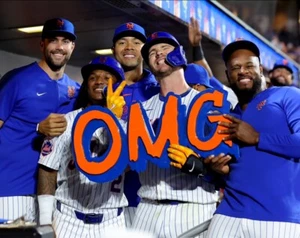 8x10 Photo PETE ALONSO, FRANCISCO LINDOR, NIMMO IGLESIAS MARTE New York Mets OMG - Picture 1 of 1