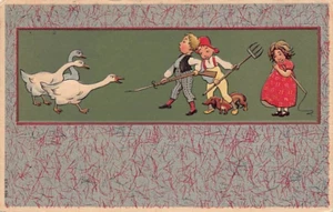 AK: Bauern schützen schwangere Dame vor Gänsen, DB 1909, Dackel - Bild 1 von 3