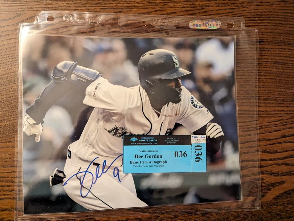 MLB Dee Gordon 8x10 Autograph Seattle Mariners with ticket - Image 1 of 1
