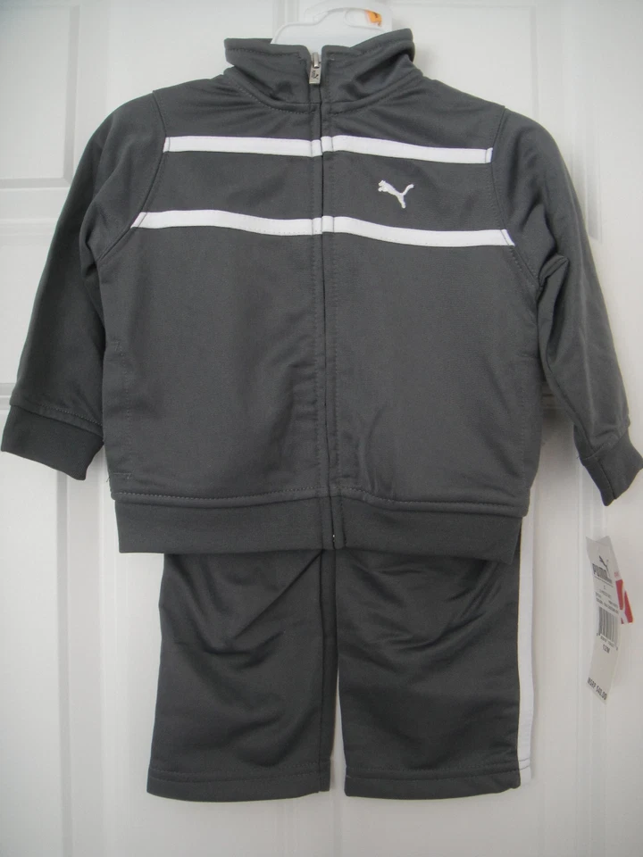 PUMA NUEVO CON ETIQUETAS Niños Pequeños 2 Piezas Traje de Pista Chaqueta Pantalones Top Gris Calentamiento Cremallera 2 2T  Foto 1 de 1