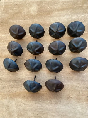 Anciens clous décoratifs,pointe tapissier ferrure - Photo 1/3