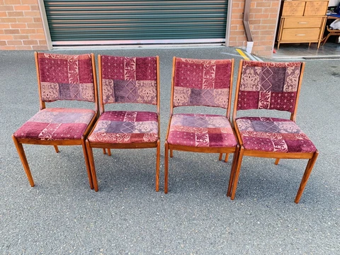 Beautiful Mid Century Danish Modern D-Scan Rosewood Dining Room Chairs Cover