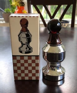 VINTAGE AVON THE PAWN II CHESS PIECE SPICY AFTER SHAVE FULL BOTTLE NEW W/Box - Picture 1 of 4