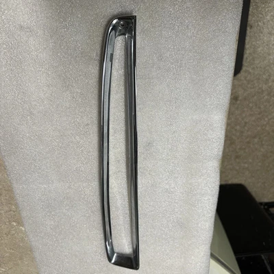 Cadillac Deville 1994-1999 OEM cromado bisel de luz trasera izquierda PN# 5976655 Foto 1 de 4