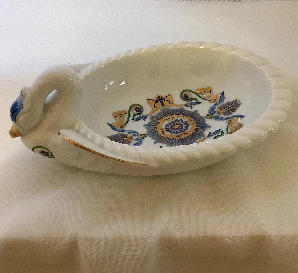 Bandeja de jabón vintage azul cisne blanco Orient Express para Elizabeth Arden hecha en Japón  Foto 1 de 4