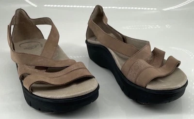 Abeo Magnetic Sandals Wedges Womens 8 Narrow Tan - Image 1 of 4