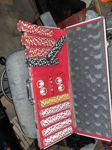 Juego de fichas de poker con estuche y cartas y dados nuevo - Imagen 1 de 15