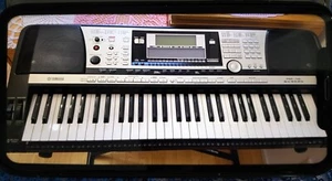 Yamaha Keyboard PSR 740 mit Netzteil, Ständer u. Tasche - Bild 1 von 6