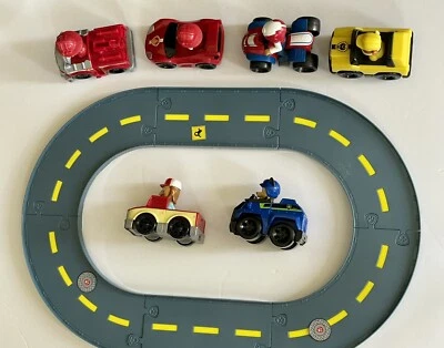 Paw Patrol Oval Road Track y 6 vehículos con figuras adjuntas como en la foto ~ Ryder Foto 1 de 4