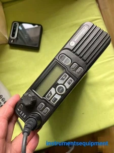 Motorola M8268 xpr4550 vehicle radio, 403 - 470 MHz, 48W, 4079 hand microphone - Picture 1 of 5