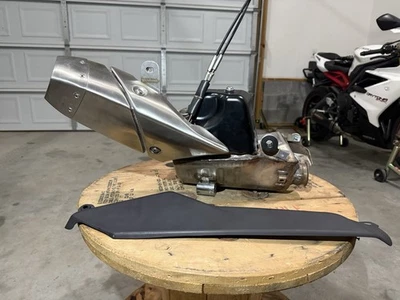 Triumph Daytona 675 14-17 OEM Exhaust Can Muffler Pipe Sump Silencer T2202081 - Image 1 of 4