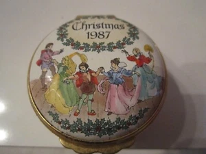 HALCYON DAYS ENAMEL BOX  CHRISTMAS 1987 - 2" X 1 3/4" X 1"  - Picture 1 of 5