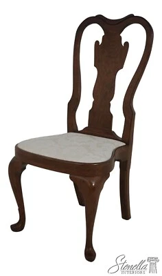 68772: Silla auxiliar Queen Anne de nogal hecha en banco Foto 1 de 4