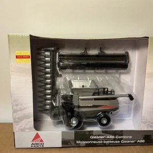 Ertl AGCO Gleaner A86 Combine Duals Corn head Soybean head 1/64 Scale - Picture 1 of 5