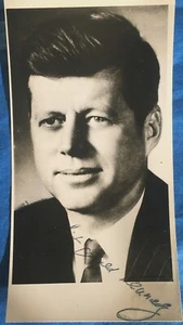 Foto firmada por John Fitzgerald Kennedy 2,5x5 JFK blanco y negro sin certificado de autenticidad - Imagen 1 de 5
