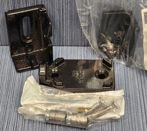 Kit de almacenamiento de parteluz montado en la pared Von Duprin MT5428 para parteluz extraíble con llave - Imagen 1 de 2