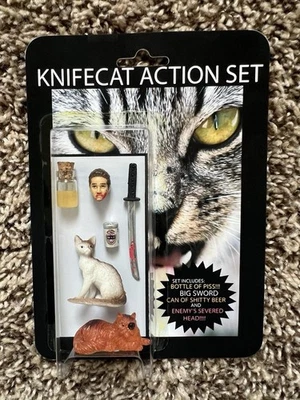 Juego de figuras de acción Tittybat Knifecat Foto 1 de 3