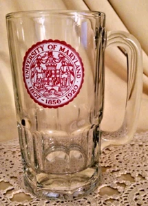 UNIVERSITY MARYLAND STEIN GLASS 1807 1856 1920 FATTI MASCHII PAROLE FEMINE UMD. - Picture 1 of 7