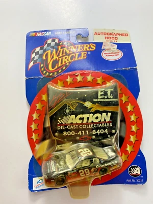 E.T. Action Diecast Auto Graphed Hood Series Extra Terrestrial Winners Circle kb - Image 1 of 3